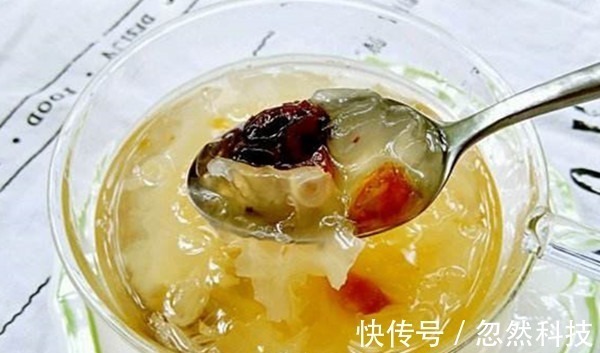 银耳羹|银耳能补充胶原蛋白爱美的女性注意了,吃多了或会让你越来越丑