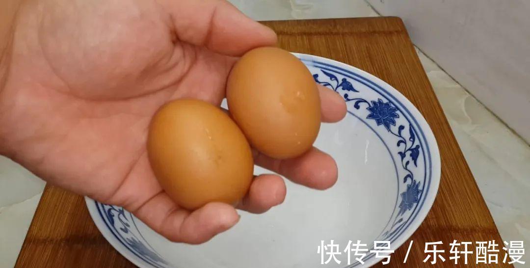 面粉|3个鸡蛋,1斤面粉,大刀一切,松软香甜不刷油,我家一周吃五次