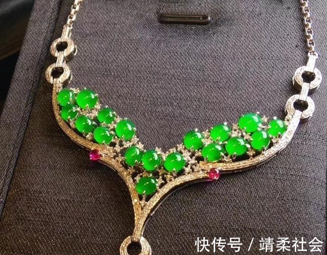 翡翠$梁女士戴着刚买的手镯去蒸桑拿,第二天就后悔了!