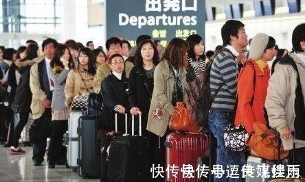 美国&曾经放弃中国国籍,如今被赶出美国却想回国,中国不是收容所