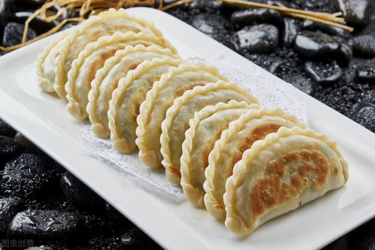 食欲|这菜又叫洗肠草,鲜香美味促食欲,早餐煎一煎上桌,孩子特爱吃