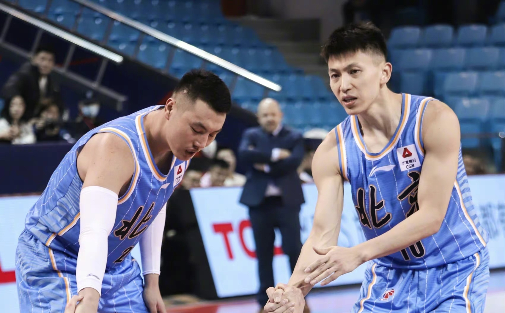 同曦隊(duì)|26分7籃板，首鋼替補(bǔ)四將意外爆發(fā)，林書豪6中0，雙塔+鋒線占優(yōu)勢(shì)