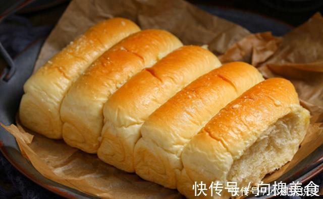 做面包用中种法，出膜快细腻拉丝，既当早餐又是零食，出炉遭哄抢