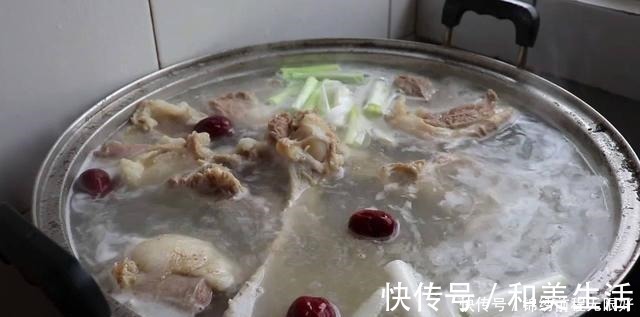 炖羊肉时，千万不能放这料，否则羊肉又柴又膻，一锅汤就毁了