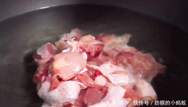 教你做|在家教你做简单版本的黄焖鸡,肉嫩鲜香又营养,大人小孩都爱吃