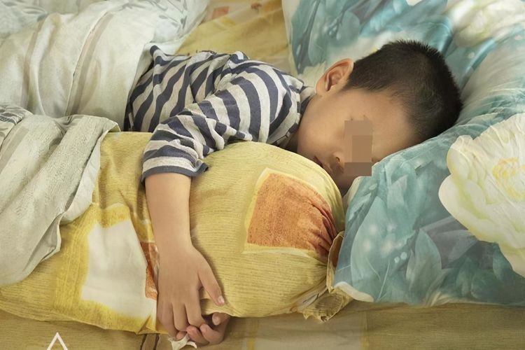 试试|孩子是“起床困难户”怎么办？家长试试这4招，轻松叫他起床