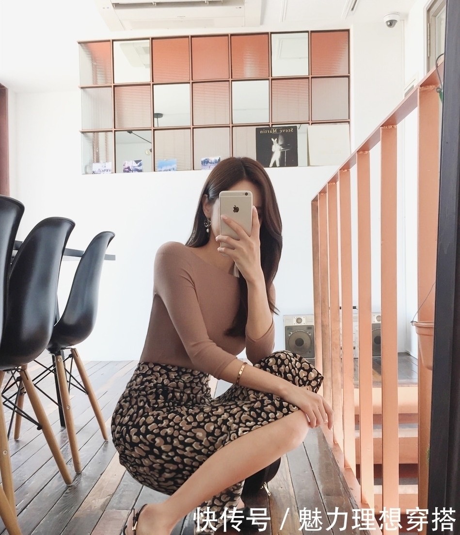 咖啡色|美女孙允珠高清美图咖啡色长袖修身上衣