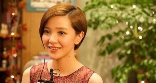 卷发尾 发量多的女生,尽量别留这几种发型,显老还没气质!