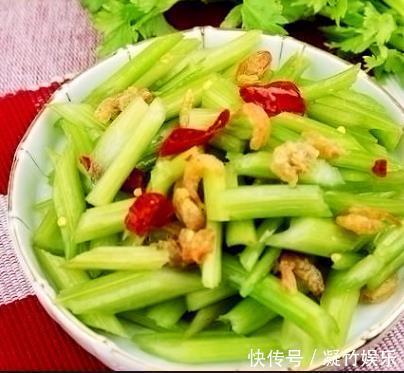 年夜饭菜谱:辣子鸡丁,海米炝芹菜,剁椒炒牛肉,剁椒鱼片
