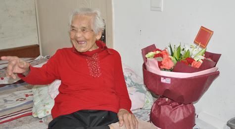 寿命长的人,晚餐常有3个好习惯,若你都有,恭喜你很健康