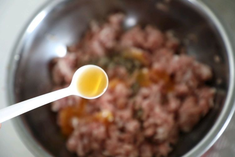 家常炸藕盒，外酥里嫩，咬一口就爱上的味道，大人孩子都爱吃