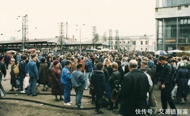 苏联那|西方为何能够轻易解体苏联呢？因为在苏联宪法中找到了一个漏洞