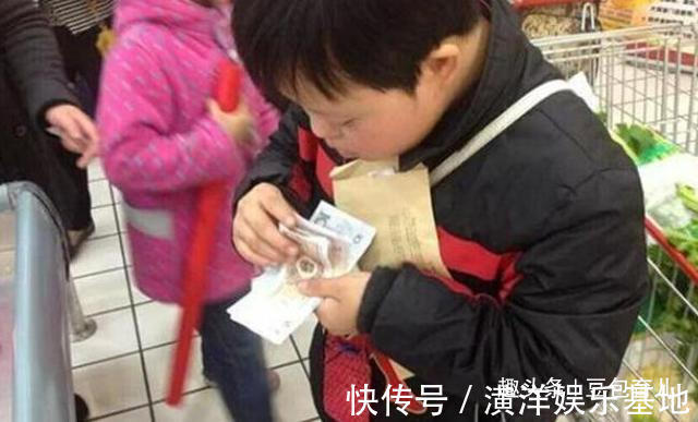 刘女士|6岁儿子花100元买一袋盐,妈妈前去讨公道,收银员:自己看监控