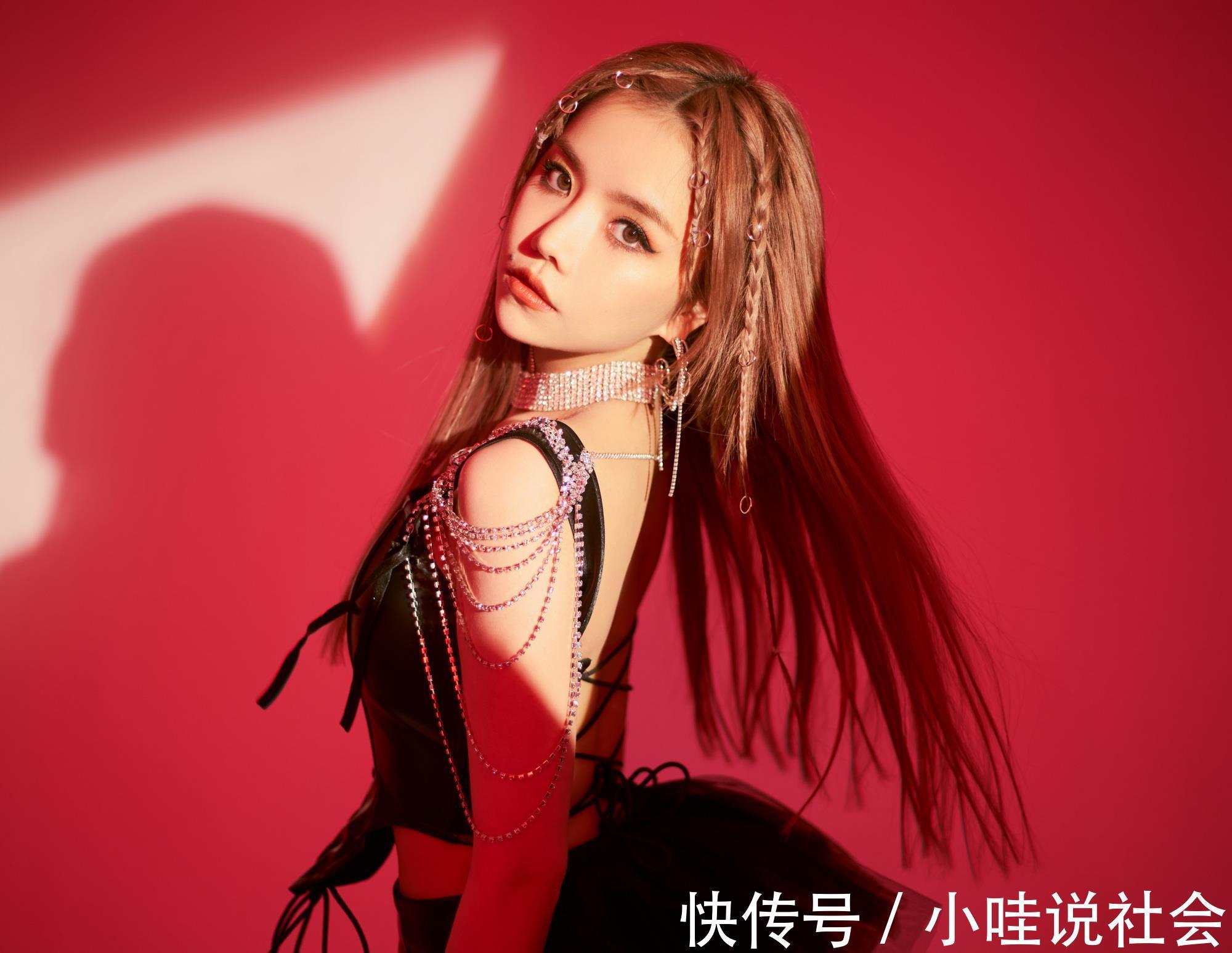 头发|吴宣仪舞台剪头发吓到众人,想选最强的人当对手,却输给后辈安崎