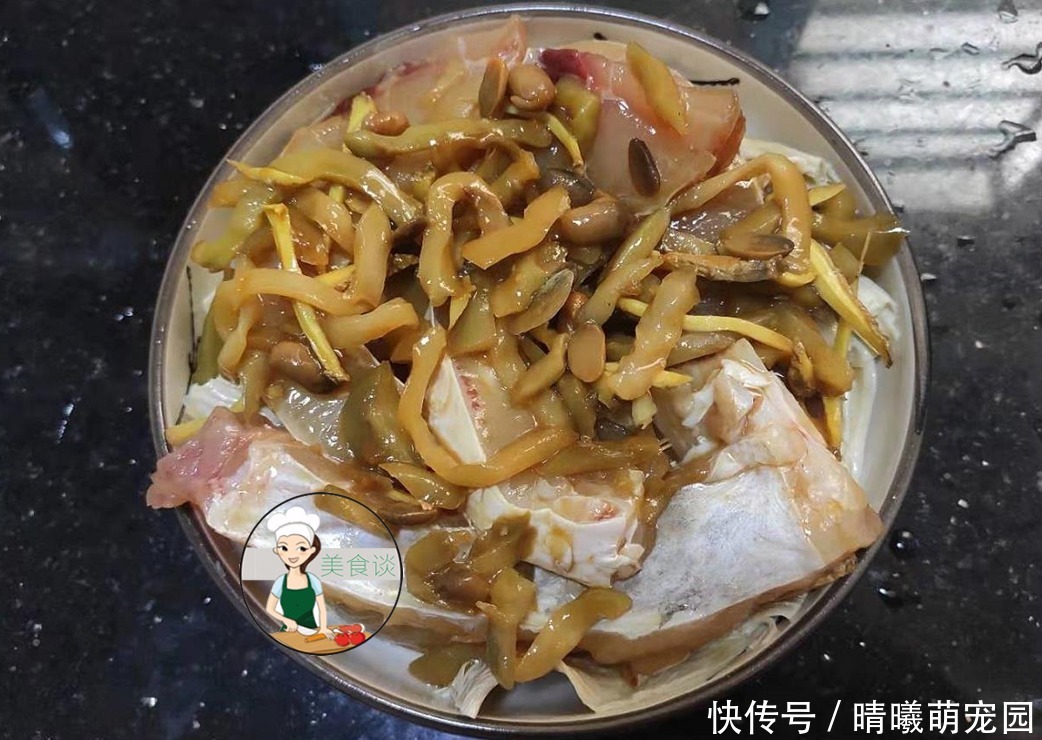 上桌|此菜蒸一蒸,8分钟上桌,又香又下饭,营养好吃不上火,家人爱吃