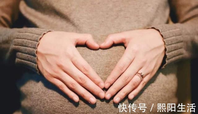 二胎政策|60岁奶奶“拼命”生二胎,生下双胞胎后,现在后悔:不如不生