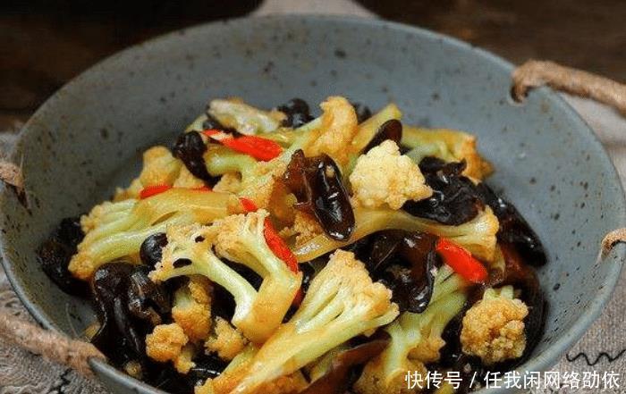 搭配|花菜搭配黑木耳，简单一炒，鲜酸爽口又营养，适合孩子的家常美味