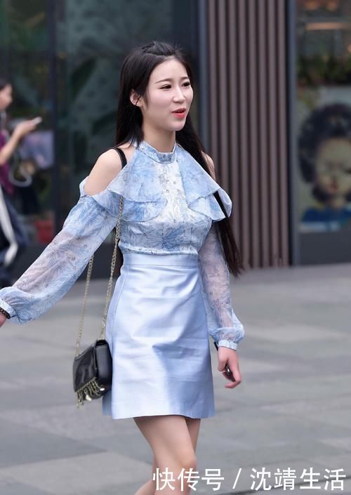 小姐姐|选择款式雅致的短裙漫步街头,让你轻松迈出优雅的步伐