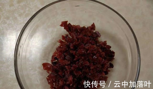糕点|蔓越莓米糕，做法简单味道好，软糯香甜，吃一口就忘不掉！