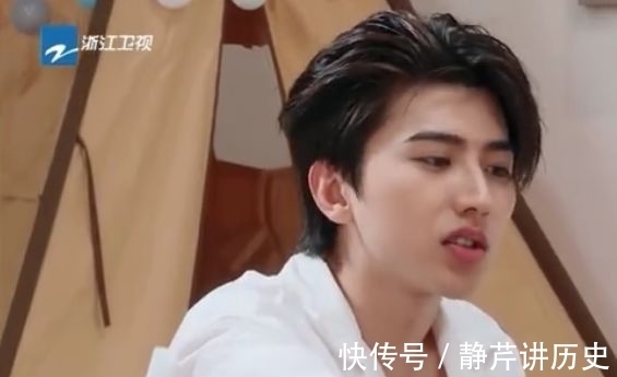 蔡徐坤|當(dāng)被沙溢問想要結(jié)婚多久時,蔡徐坤的回答,說出95后的心聲