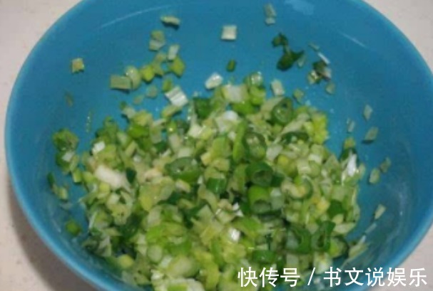 营养|快把方便面换一种做法,加入此物,不仅更加美味,还非常营养