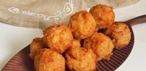 炸丸子,别总是加肉了教你这做法,丸子外酥里嫩不油腻,真好吃
