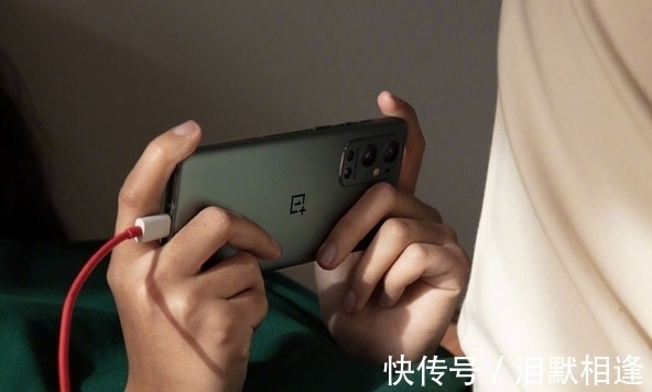 k9|内行人的中肯建议：有钱买手机最好“一步到位”，很贵但耐用