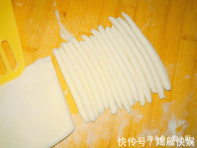 这个太好吃,不是馒头,不是花卷,却兼有两种口感,你也试试!