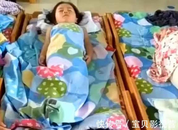 宝妈|女儿在家从不午睡,老师却说在幼儿园很乖,妈妈查看监控后心疼了