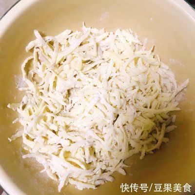 饭店|这样做土豆饼，比饭店里的还好吃