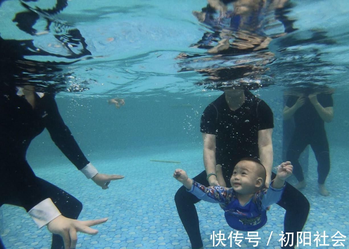 小家伙|这两件事很多家长都在盲目跟风,其实孩子未必适合,还有不小风险