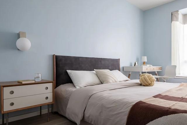 收纳|这对夫妻的“穷装风”新家,明亮又舒适,证明了越简单越美好!