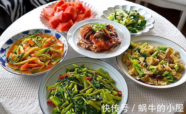 西瓜瓤|外甥女做的午餐,一桌素菜看似清淡却比大鱼大肉好吃,真会过日子