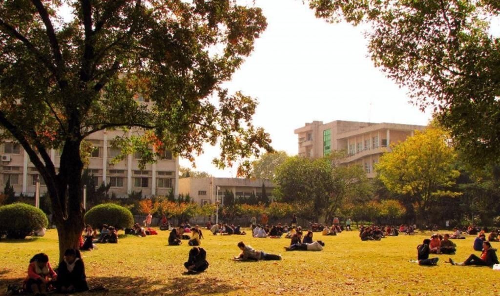 地理位置|这所985大学，实力被严重低估，录取分低，考上还能不限人数转专业