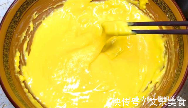 没烤箱,没打蛋器,没秤,详细解说电饭锅蒸蛋糕做法,比烤的还好