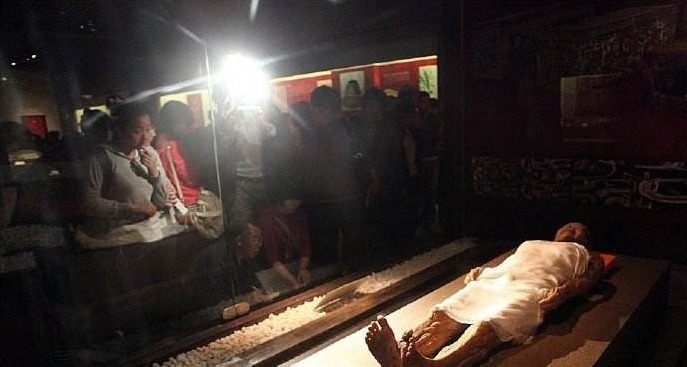 记载|千年古墓出土一批竹简,文字内容记载,揭破流传千年的弥天大谎