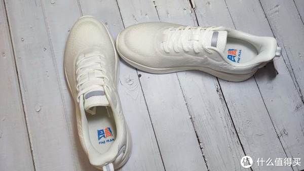 巴斯夫|带给你舒适感光变色体验,无中生有光变科技休闲鞋评测