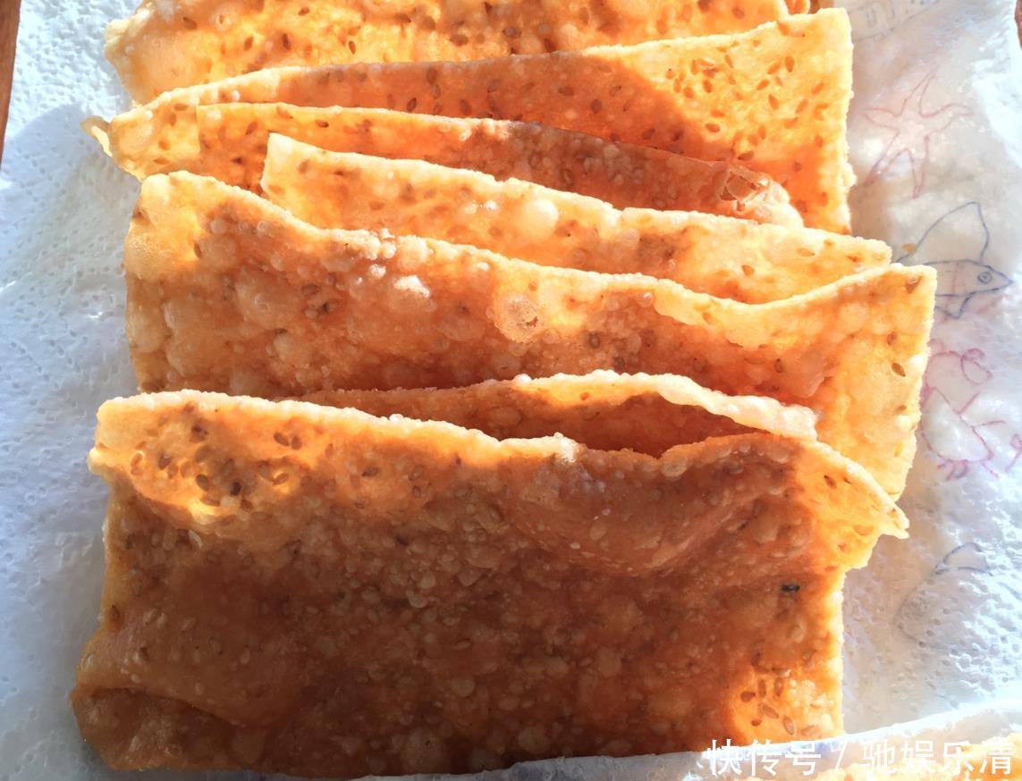 煎饼果子里的薄脆做法,单吃也好吃,又香又脆,做法很简单