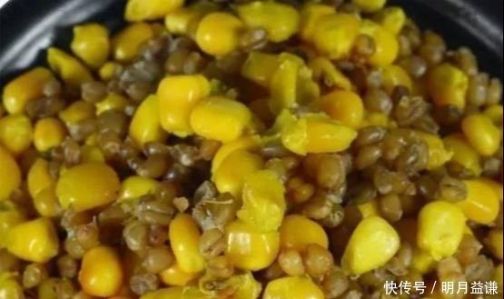 鲫鱼|钓大鱼的酵香玉米饵料,专攻鲤鱼草鱼兼钓鲫鱼,做窝挂钩都好用