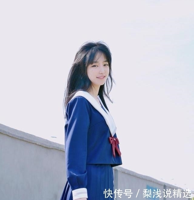 这些女孩不靠妆容和整形,“动一动手指”就能美若天仙