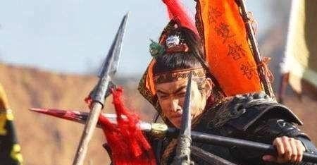 张清!为什么水浒武功排名争议巨大关胜林冲秦明呼延灼董平应如此排列!