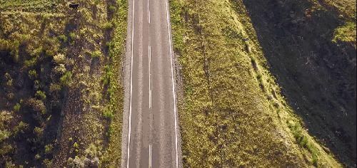 自驾|千里草原风景大道自驾歌单：乌英嘎歌声里的故乡