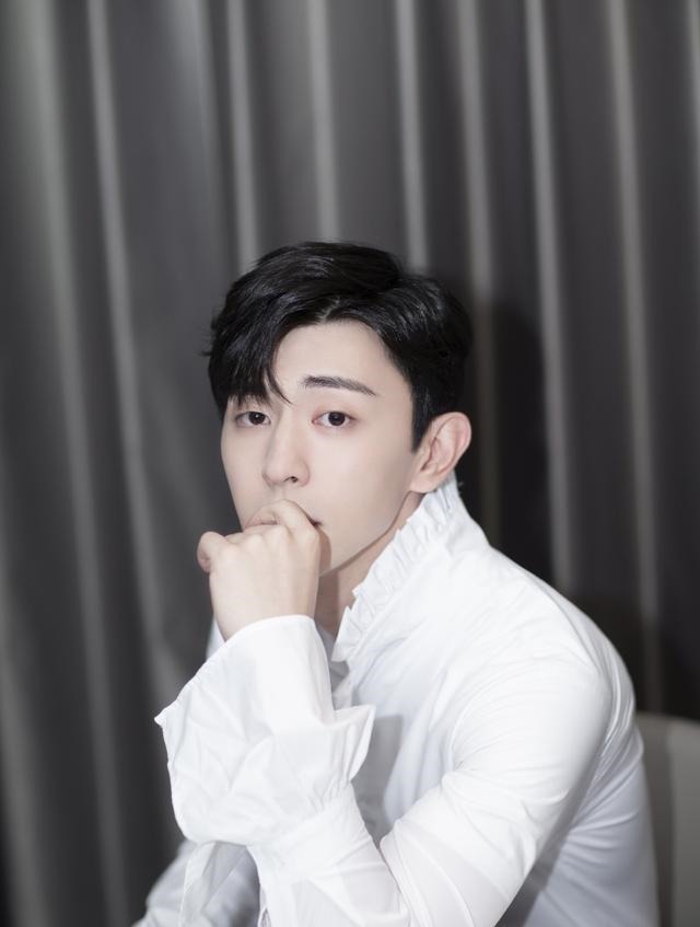 明星副业起底,火锅店热门,吴宣仪开美甲店,