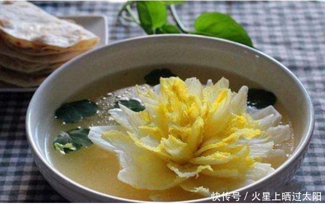 名菜|国宴名菜“开水白菜”有多牛?高汤倒进去的瞬间,才是厉害的开始