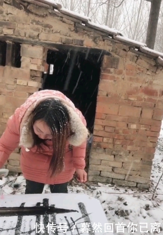 神仙|“神仙”美术生泼墨成冰,用雪画出逆天画作,最后一秒让人服