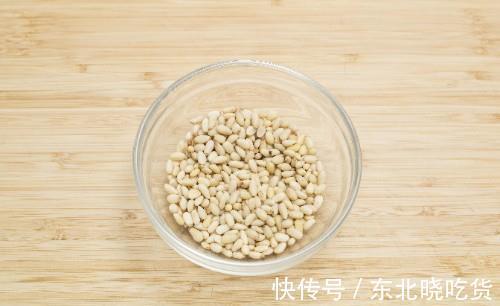 腰果|腰果松仁粥，营养全面，软硬可口，早餐很合适