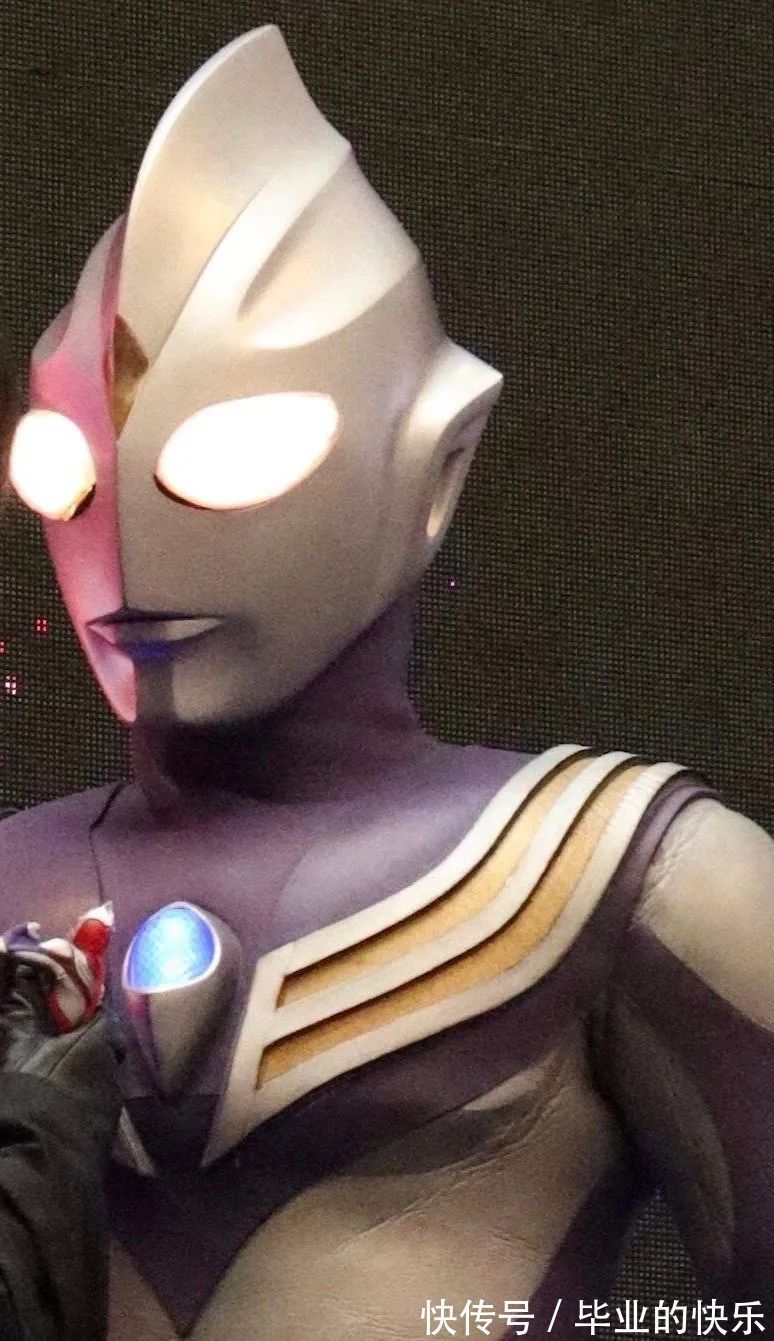 宝藏壁纸已送达请签收|就算星星碎掉了溢出来的光也很好看