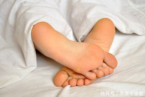 厌氧菌|脚臭是什么原因造成的?远离脚臭要做到这三点!