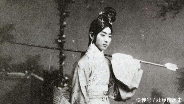 老太太|老太太教梅兰芳英语,每次都提前到门口,却从来只在外溜达不进门