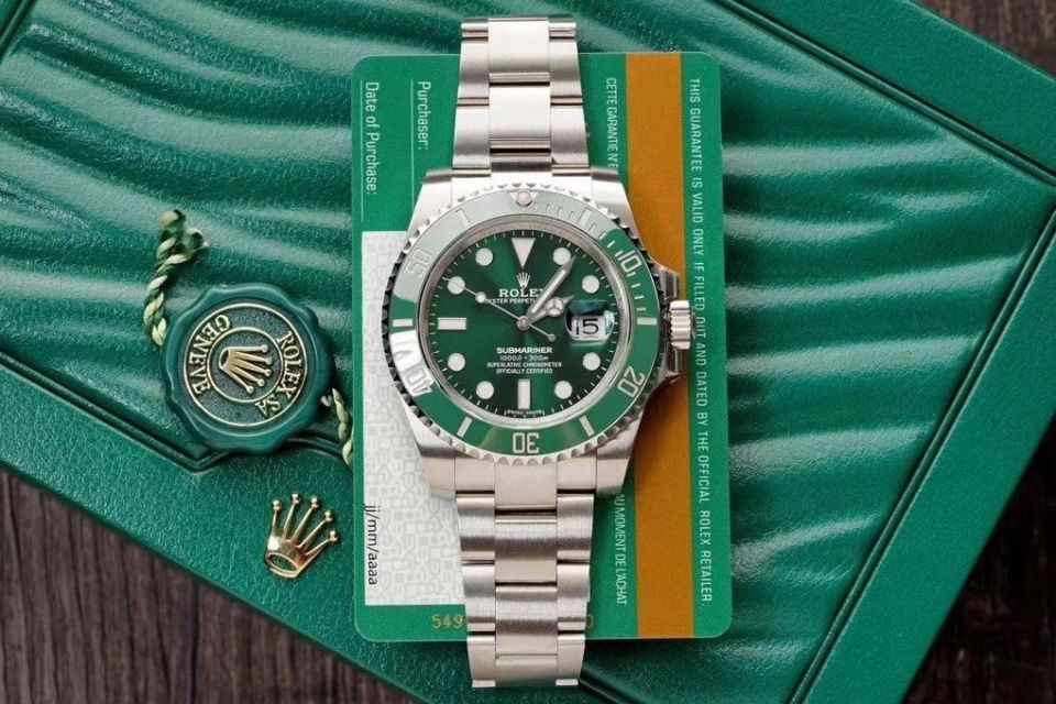 绿水鬼 在价格上天的绿水鬼面前,谁能拿下潜水表的下一个宝座!那只有五十噚莫属了!!!